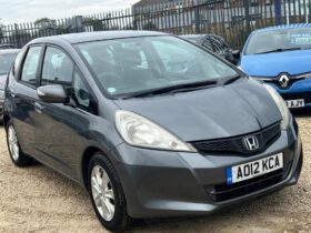 Honda Jazz (1.4 i-VTEC ES CVT)