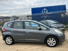 Honda Jazz (1.4 i-VTEC ES CVT)