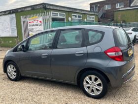 Honda Jazz (1.4 i-VTEC ES CVT)