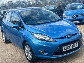 Ford Fiesta (1.4 Zetec 5dr)