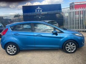 Ford Fiesta (1.4 Zetec 5dr)