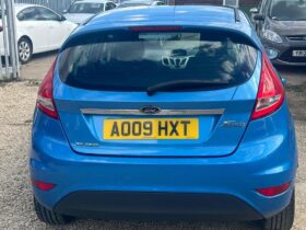 Ford Fiesta (1.4 Zetec 5dr)
